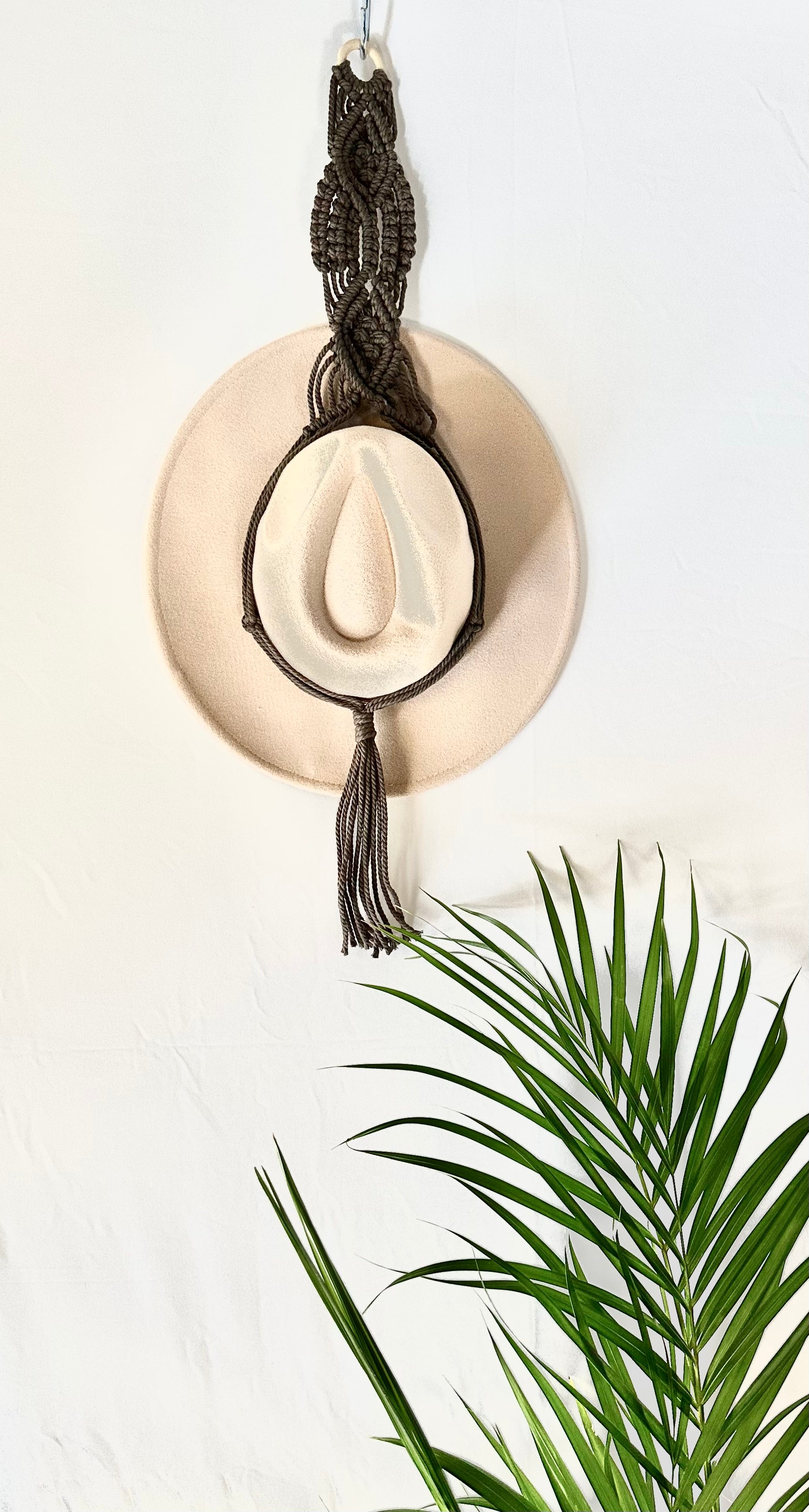 Single 71cm Taupe Macrame Hat Holder
