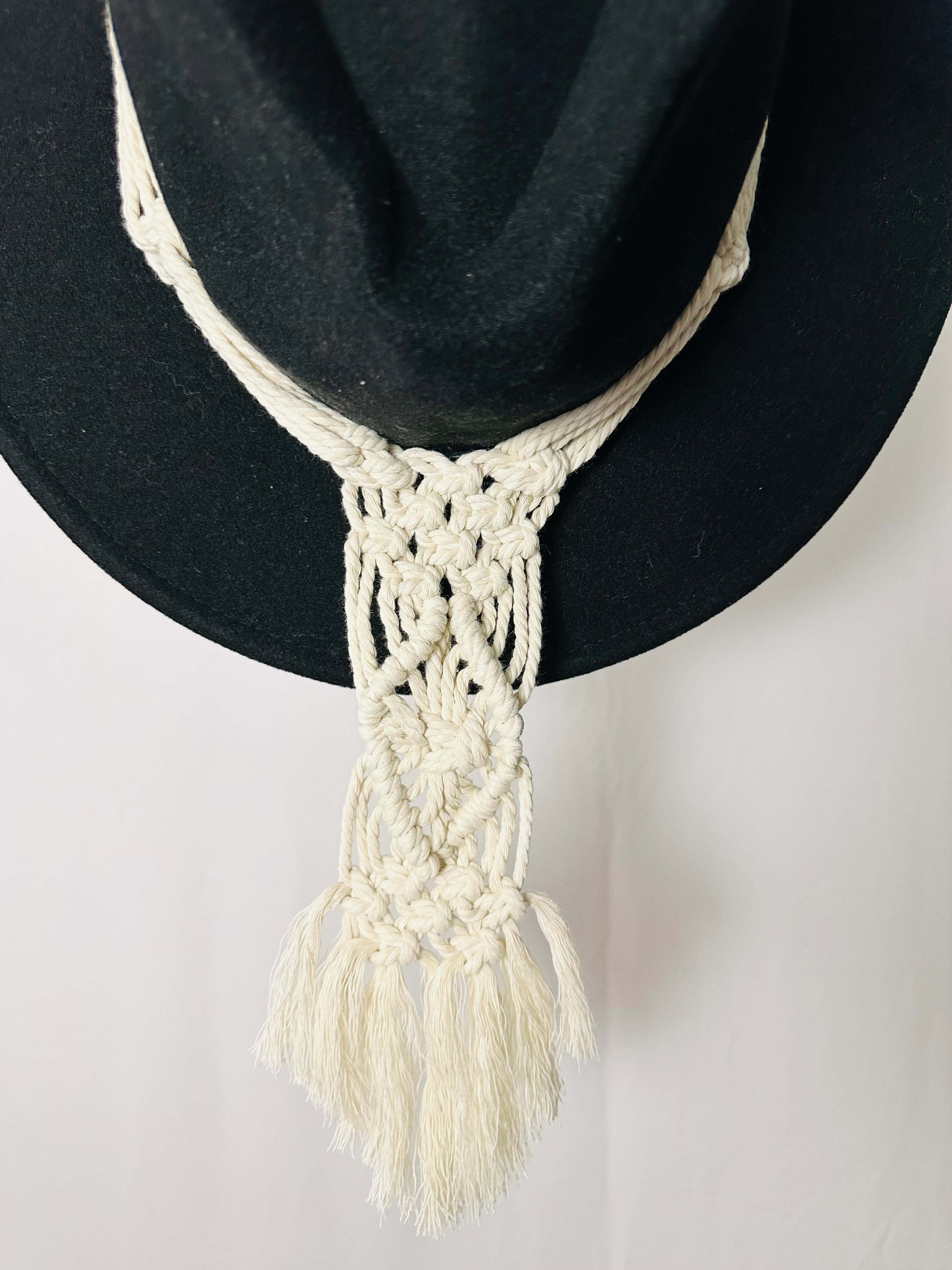 Single 93cm Neutral Macrame Hat Holder