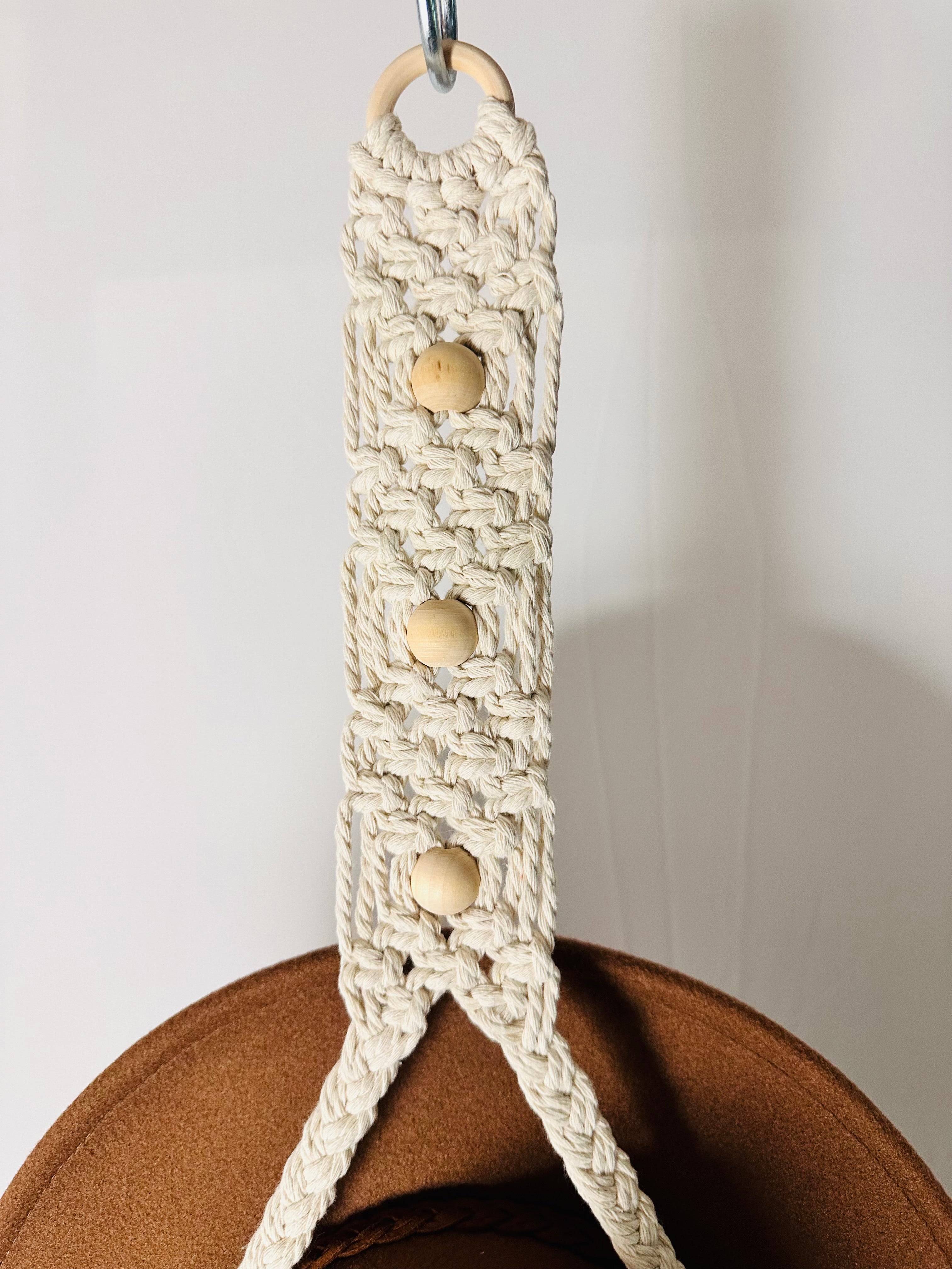 Single 89m Neutral Macrame Hat Holder