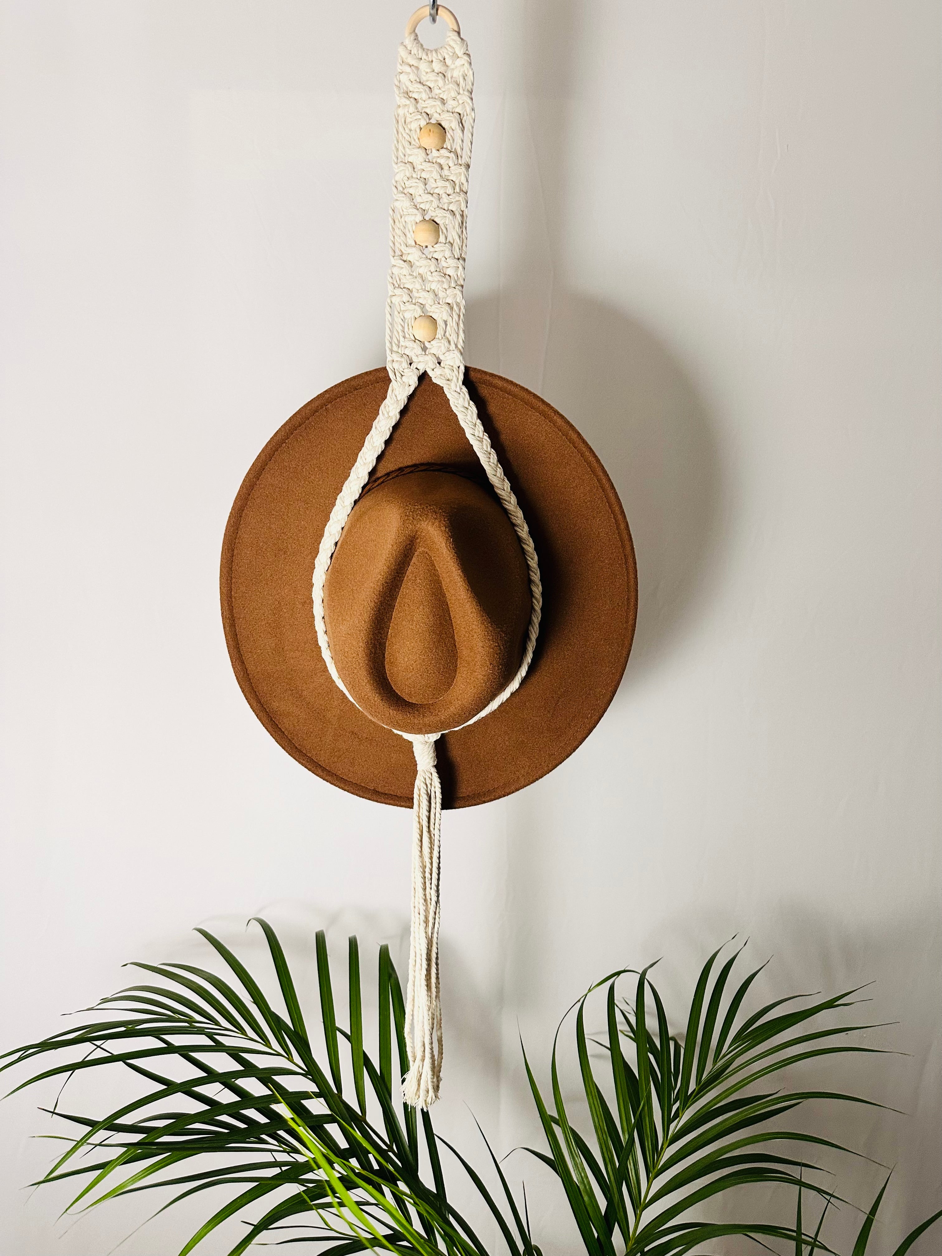 Single 89m Neutral Macrame Hat Holder