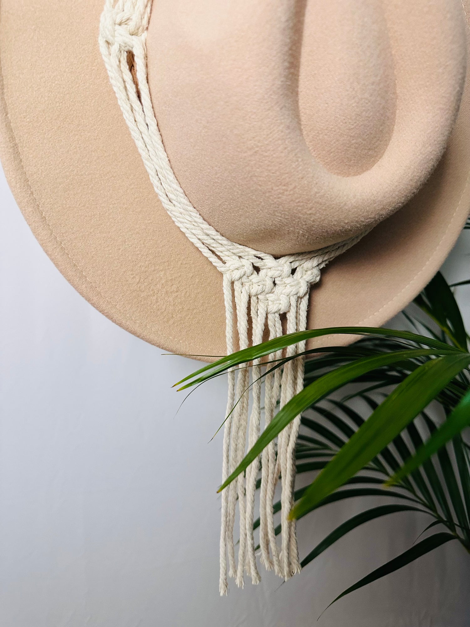Double 123cm Neutral Hat Holder