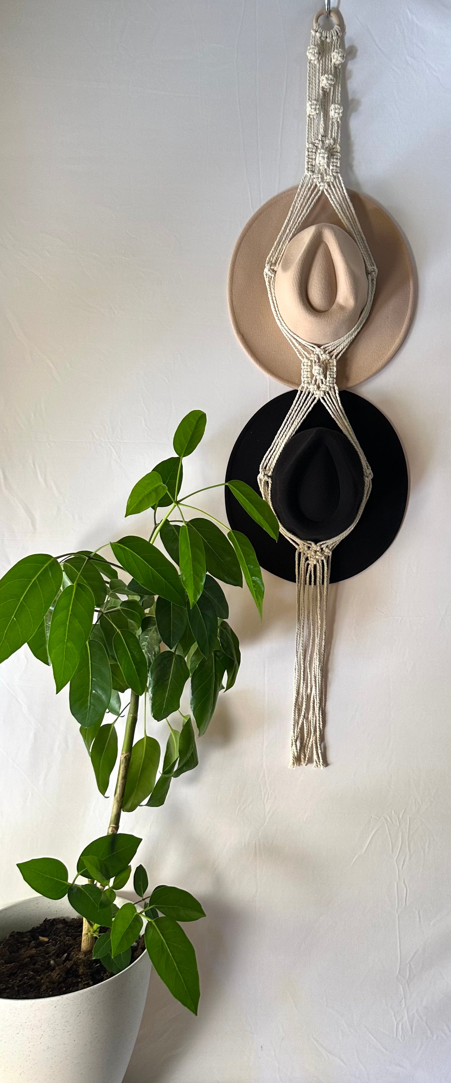 Double 138cm Neutral Macrame Hat Holder
